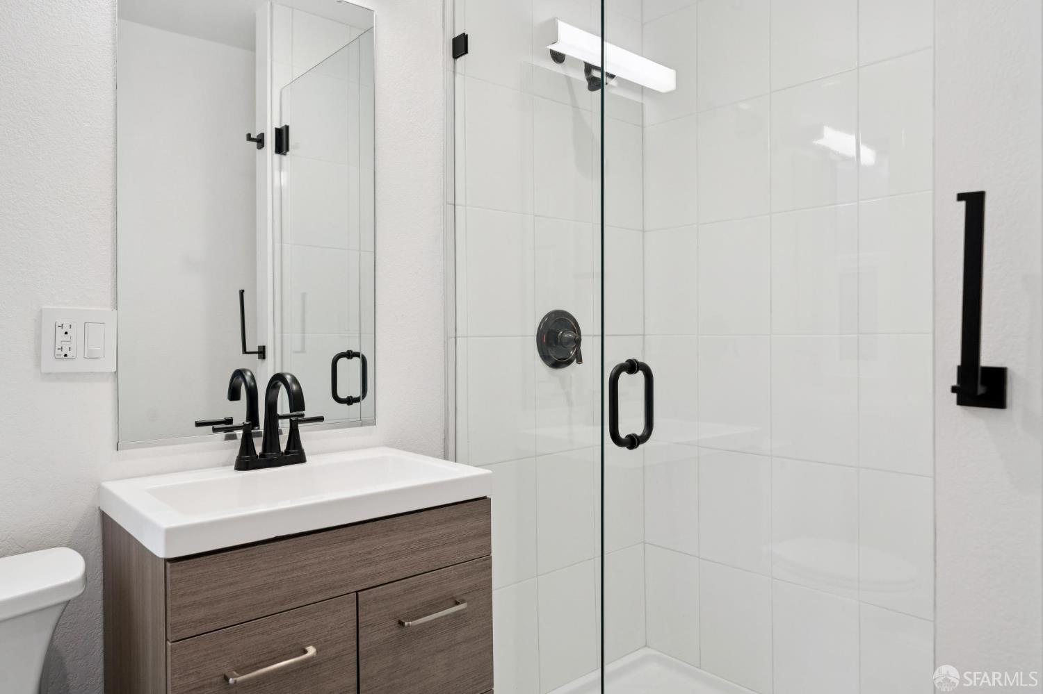 Detail Gallery Image 14 of 56 For 63 Jersey St, San Francisco,  CA 94114 - – Beds | – Baths