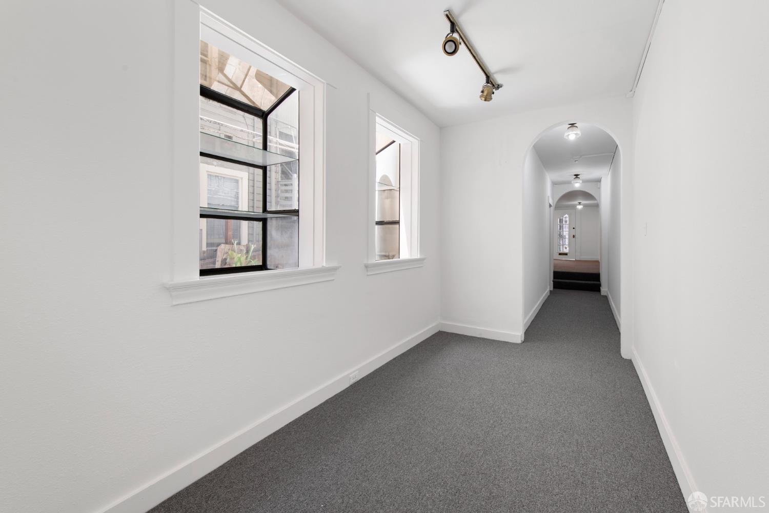 Photo #11: 425052788 Listing: Photo #11