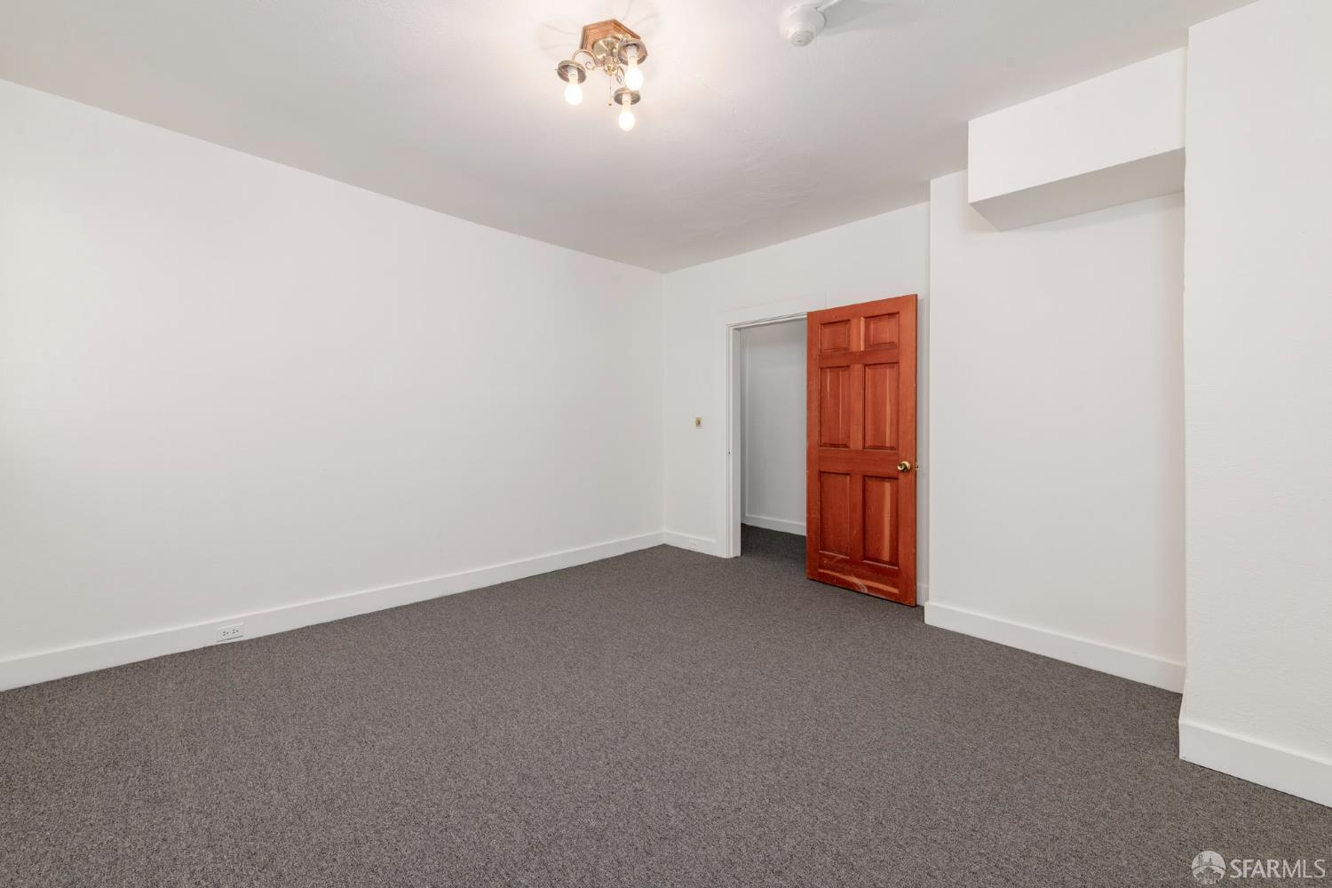 Photo #17: 425052788 Listing: Photo #17