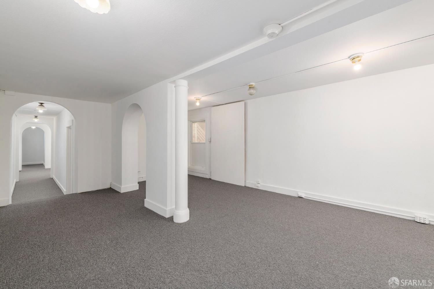 Photo #4: 425052788 Listing 