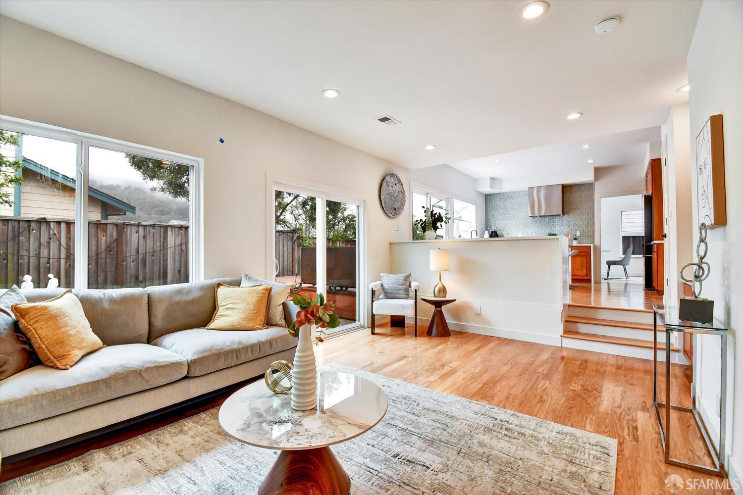 Detail Gallery Image 26 of 72 For 207 Marvilla Cir, Pacifica,  CA 94044 - 4 Beds | 3 Baths