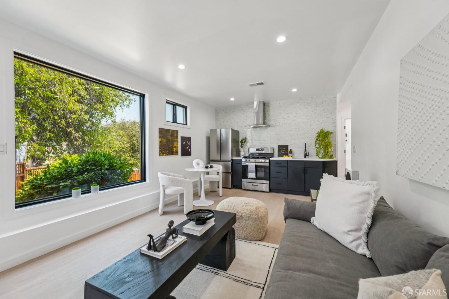 Photo #4: 425052450 Listing 
