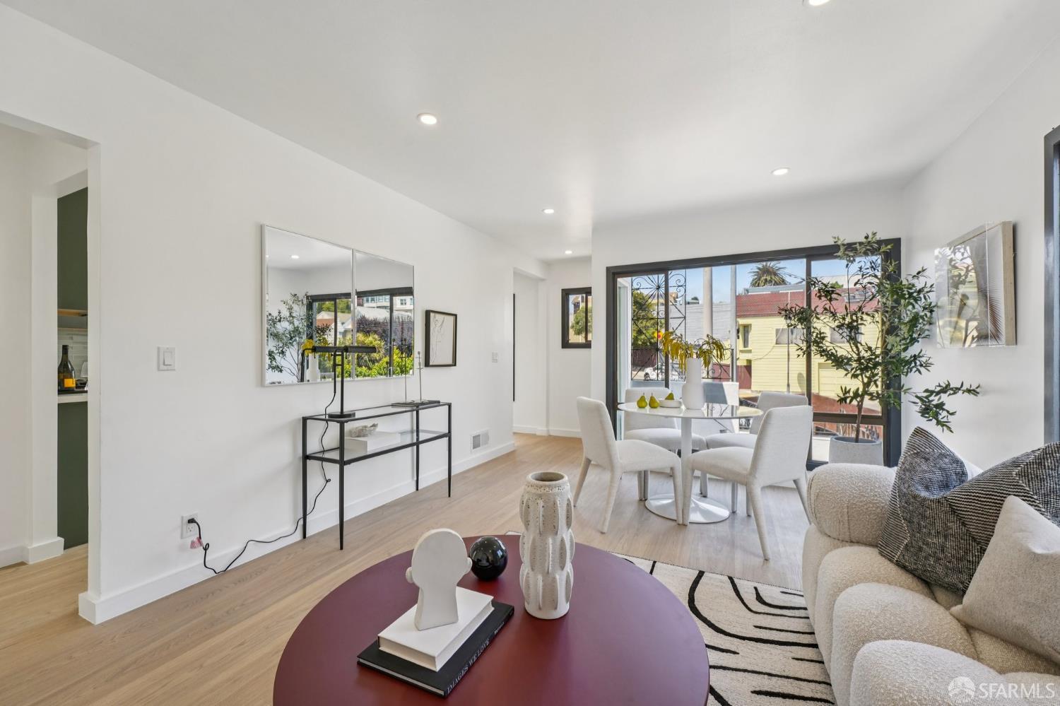 Photo #5: 425052492 Listing 