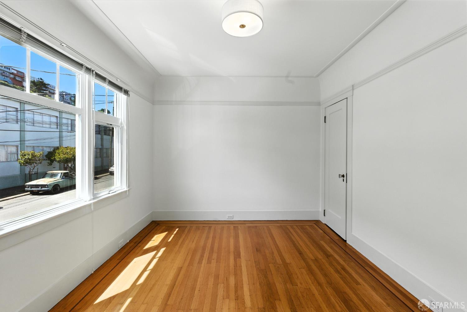 Detail Gallery Image 5 of 35 For 420 Woolsey St, San Francisco,  CA 94134 - 1 Beds | 1 Baths