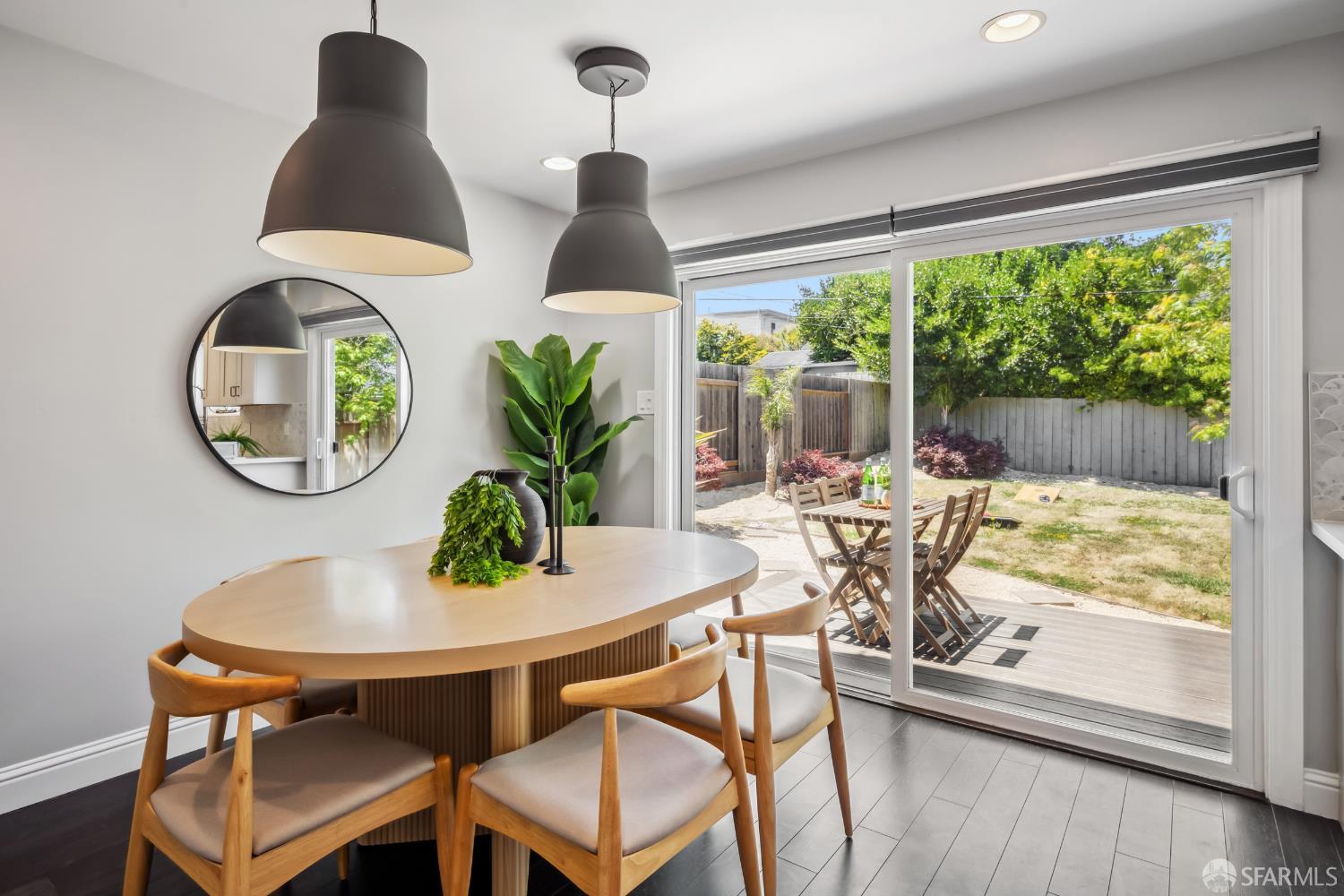 Detail Gallery Image 11 of 45 For 400 Firecrest Ave, Pacifica,  CA 94044 - 4 Beds | 2/1 Baths