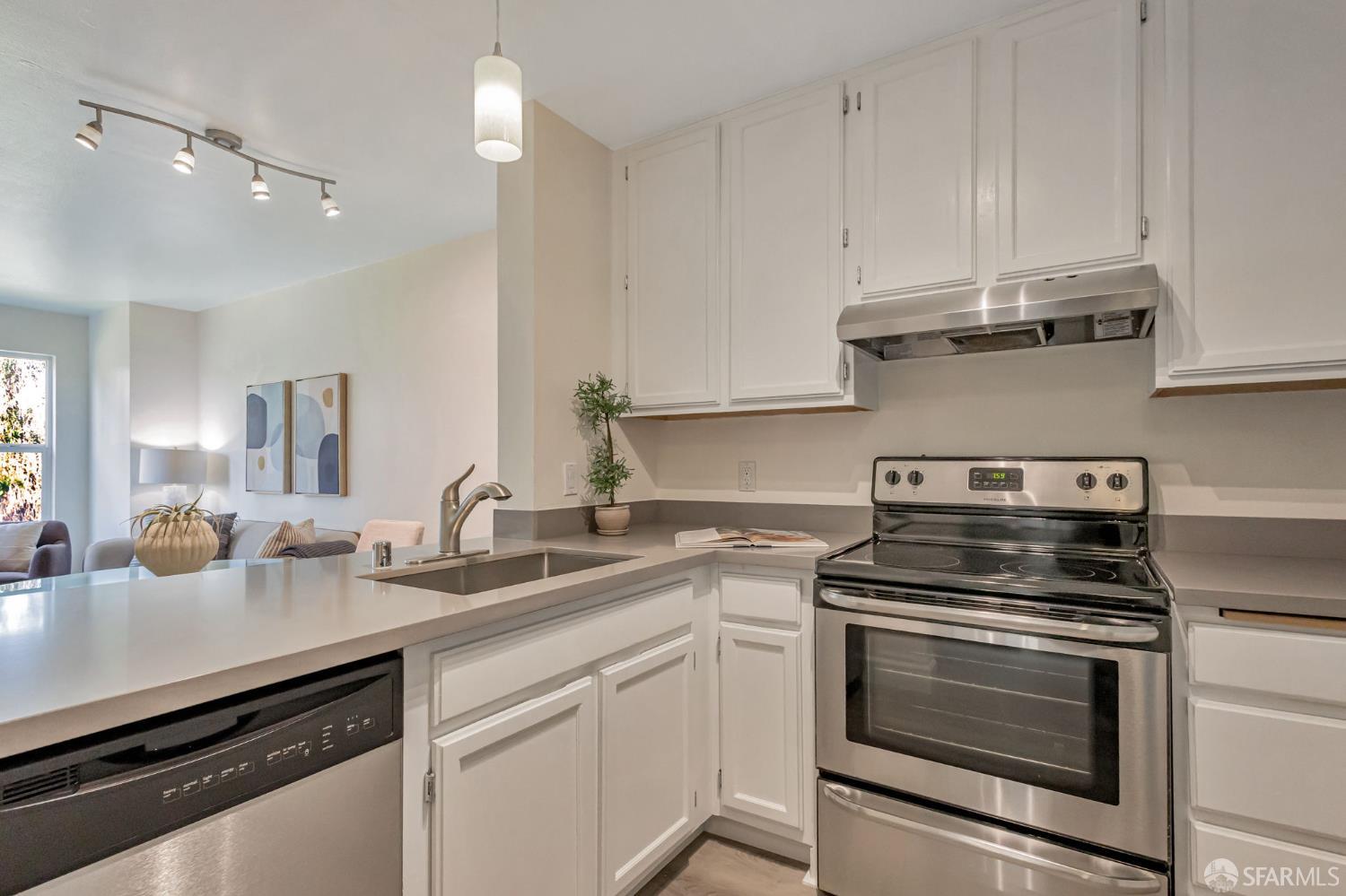 Detail Gallery Image 6 of 61 For 2225 23rd St #318,  San Francisco,  CA 94107 - 1 Beds | 1 Baths