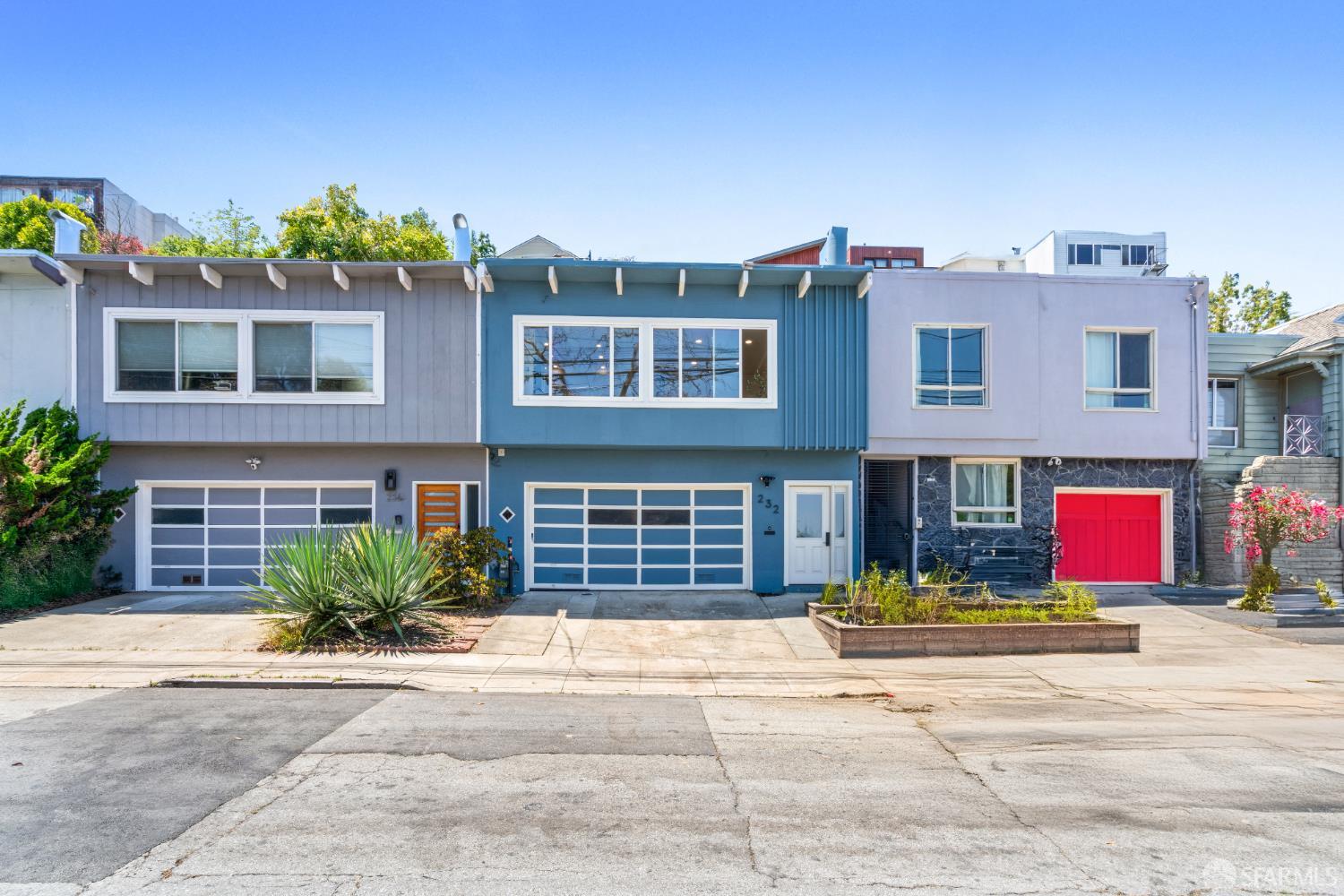 Detail Gallery Image 2 of 59 For 232 Holladay Ave, San Francisco,  CA 94110 - 3 Beds | 2 Baths