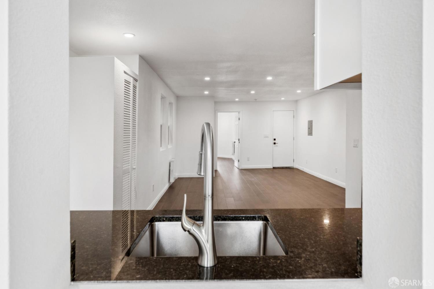 Detail Gallery Image 36 of 56 For 63 Jersey St, San Francisco,  CA 94114 - – Beds | – Baths