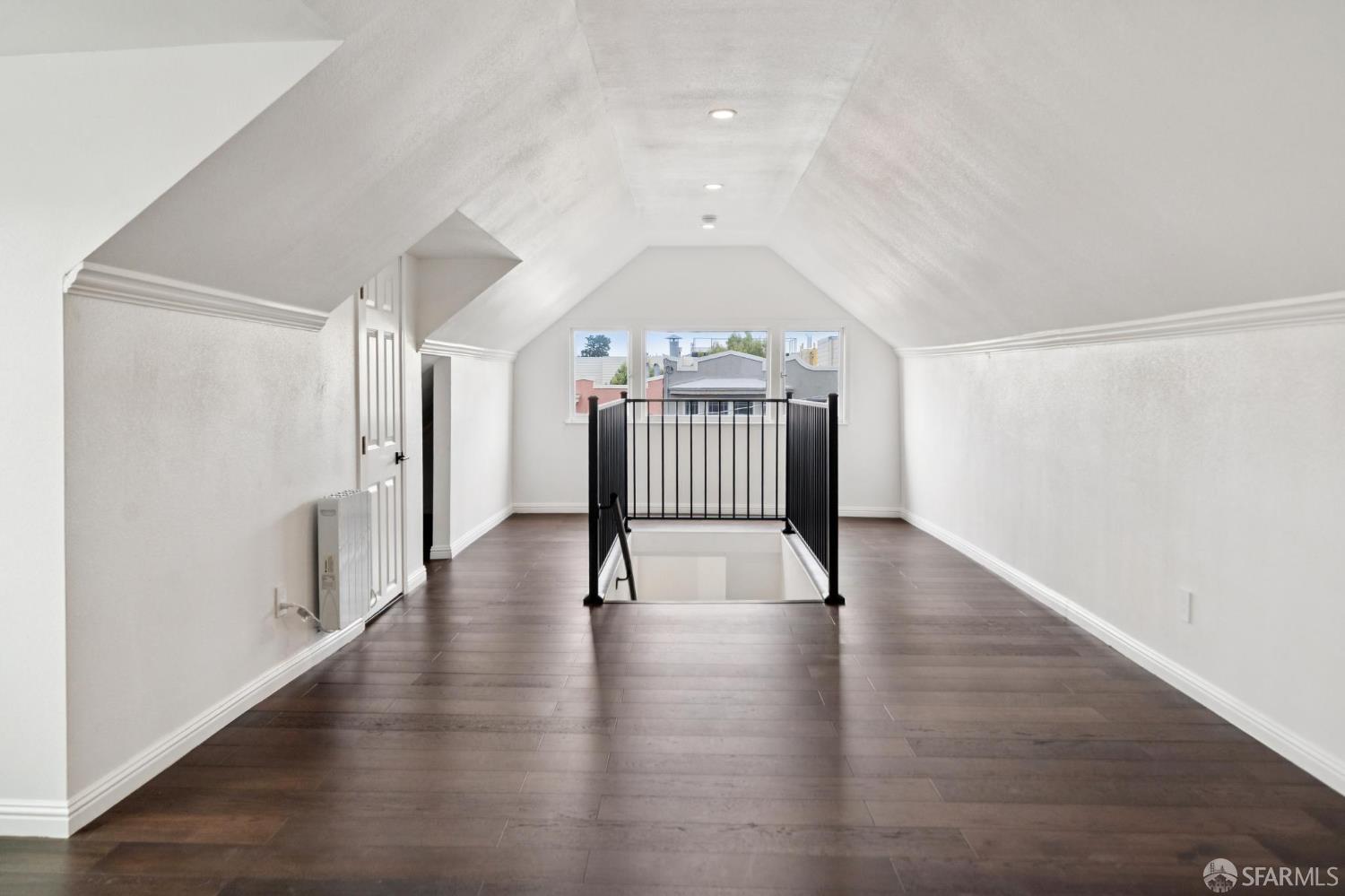 Detail Gallery Image 18 of 56 For 63 Jersey St, San Francisco,  CA 94114 - – Beds | – Baths