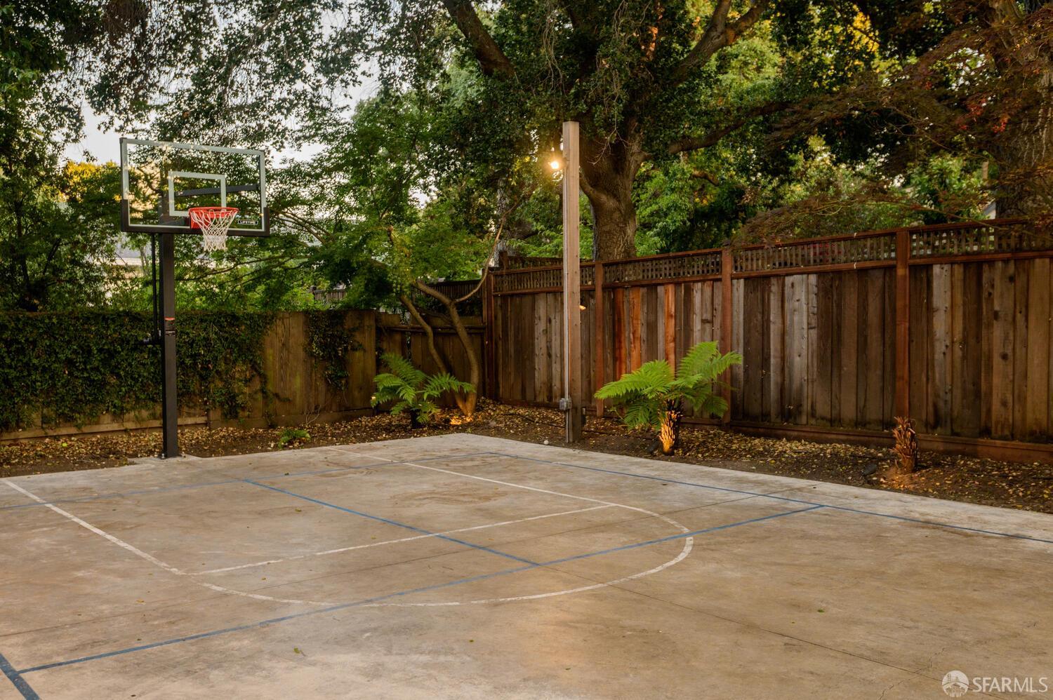 Detail Gallery Image 36 of 36 For 454 9th Ave, Menlo Park,  CA 94025 - 4 Beds | 2/1 Baths