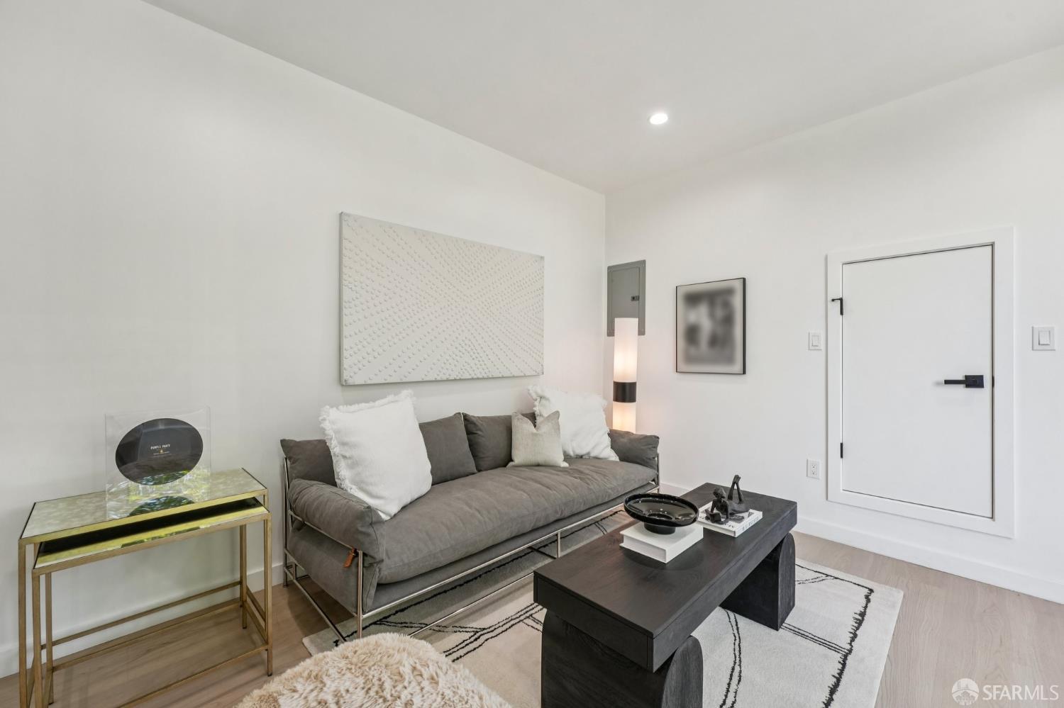 Photo #5: 425052450 Listing 