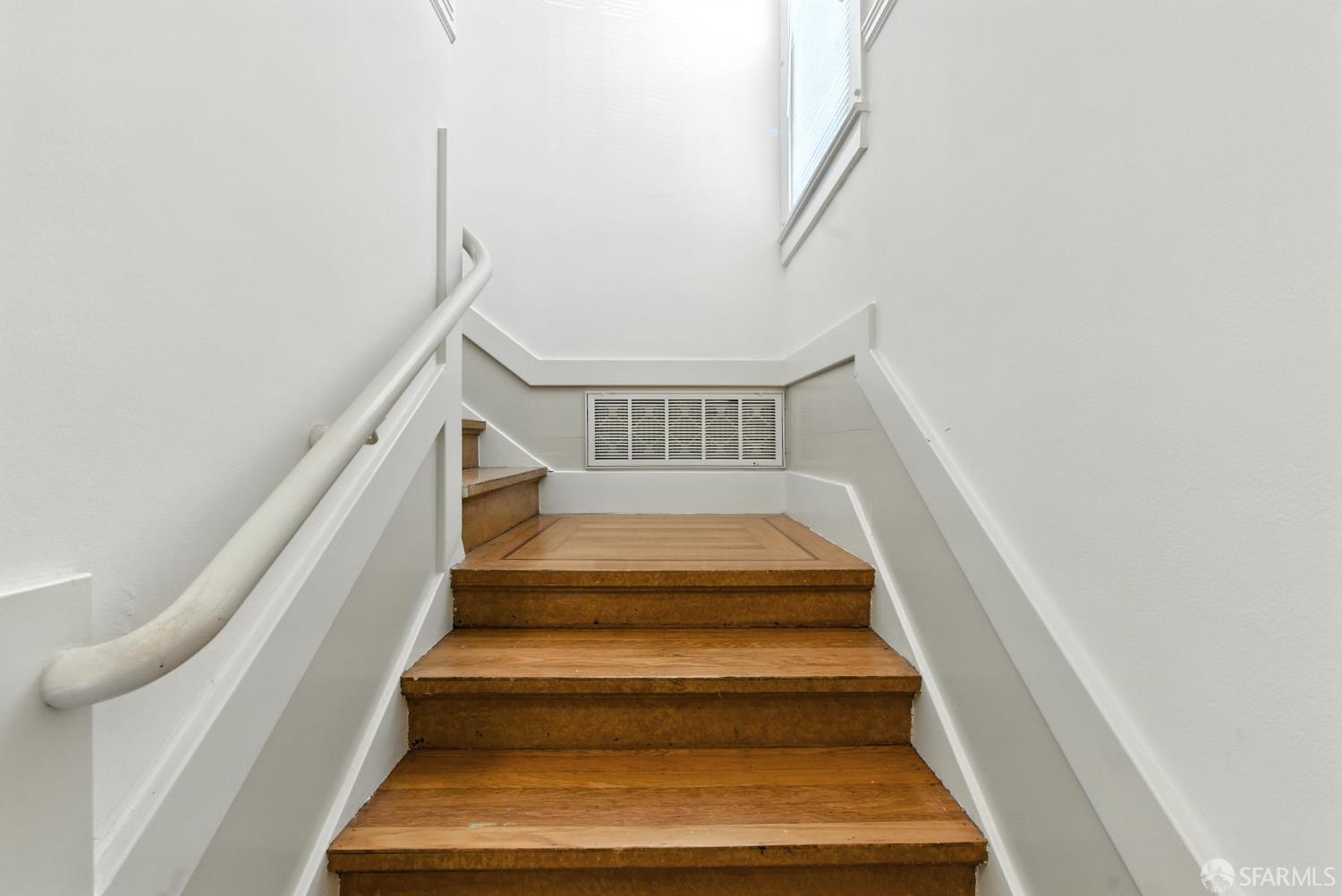 Detail Gallery Image 21 of 35 For 420 Woolsey St, San Francisco,  CA 94134 - 1 Beds | 1 Baths