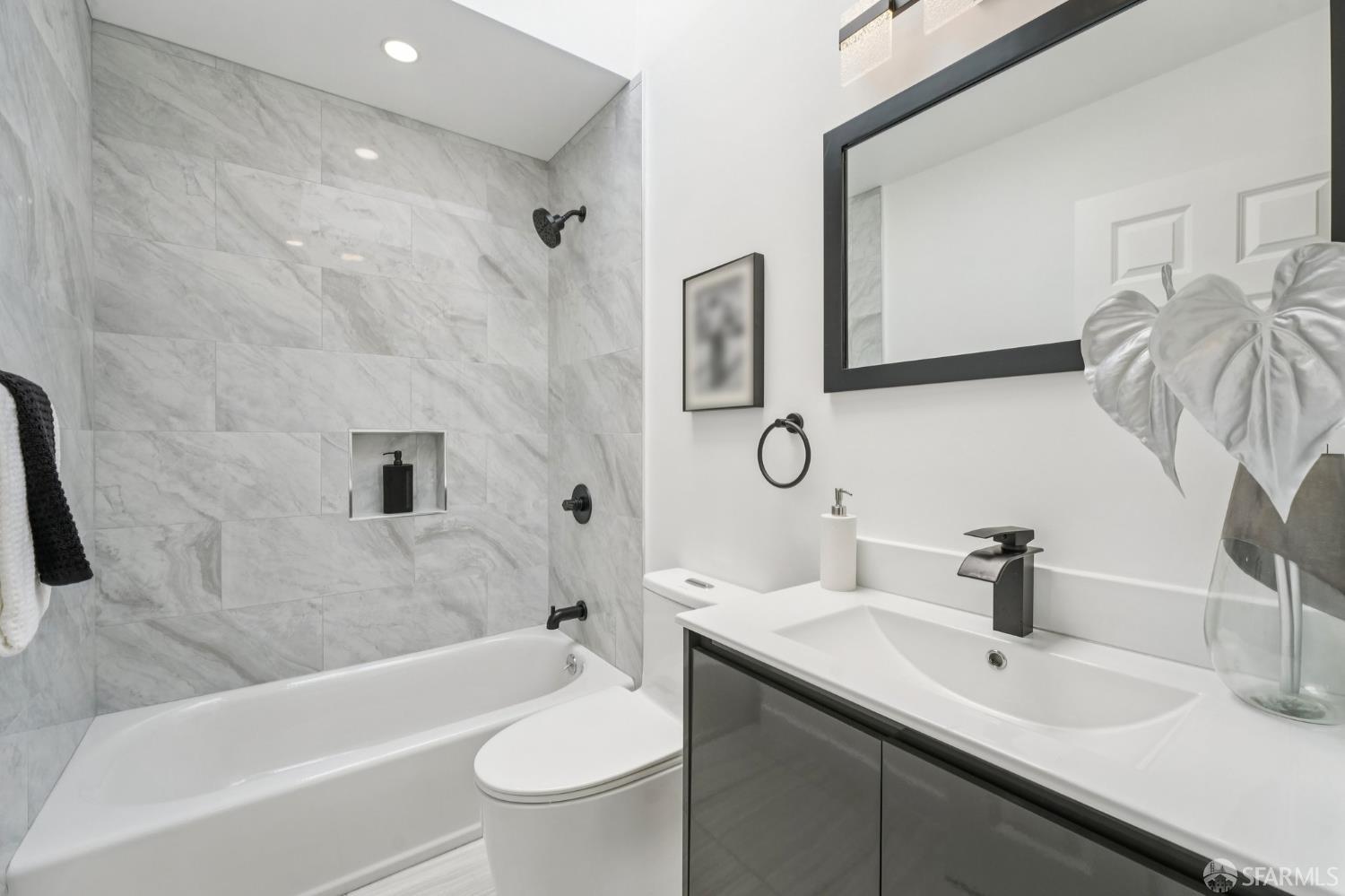 Photo #35: 425052492 Listing: Photo #35