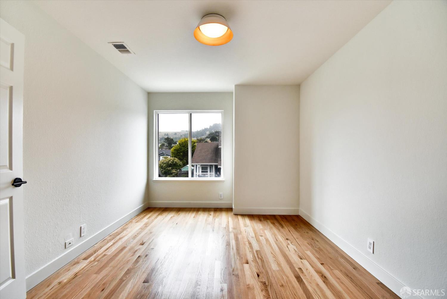 Detail Gallery Image 33 of 72 For 207 Marvilla Cir, Pacifica,  CA 94044 - 4 Beds | 3 Baths