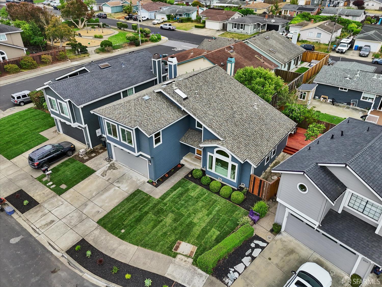 Detail Gallery Image 60 of 72 For 207 Marvilla Cir, Pacifica,  CA 94044 - 4 Beds | 3 Baths