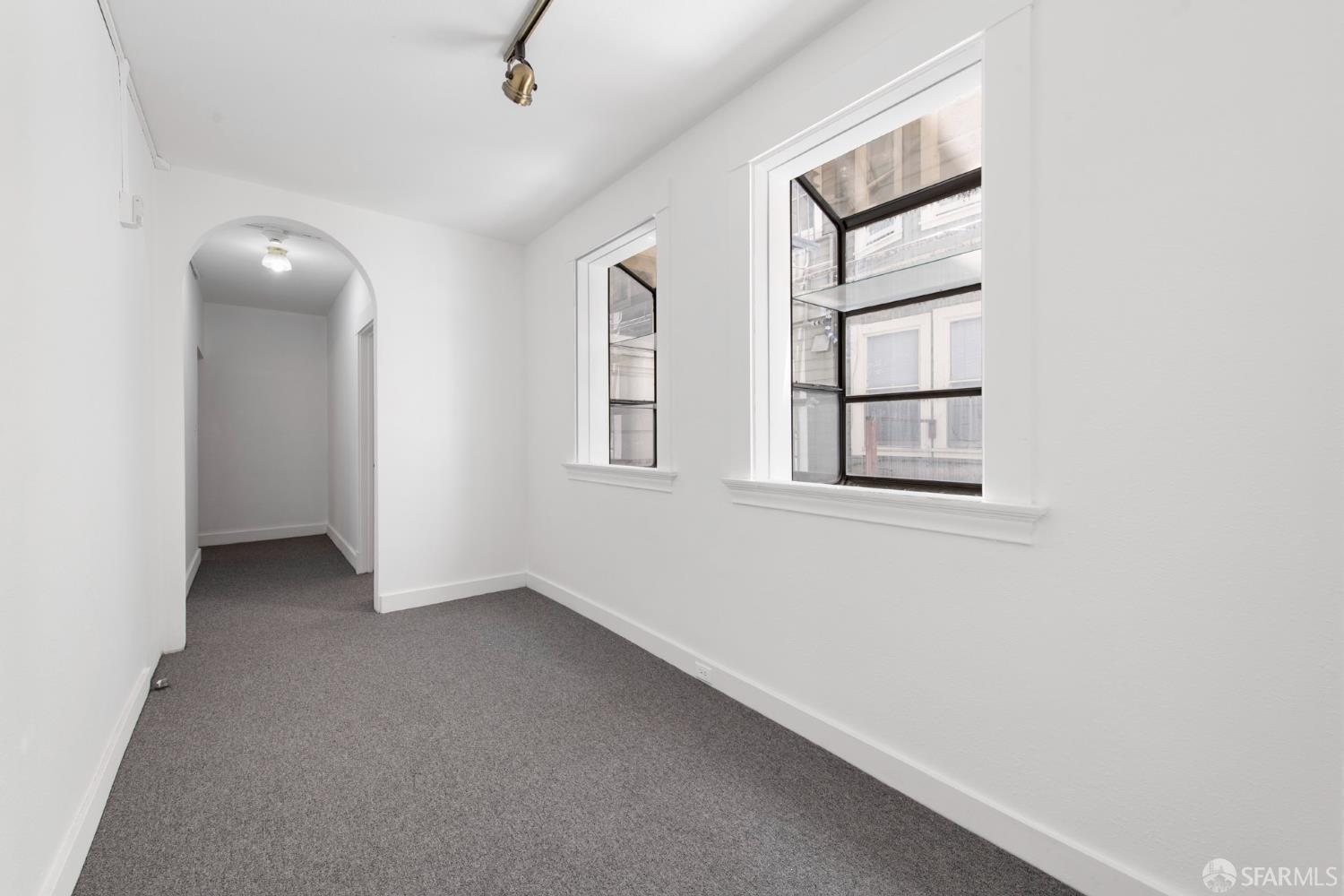 Photo #10: 425052788 Listing: Photo #10