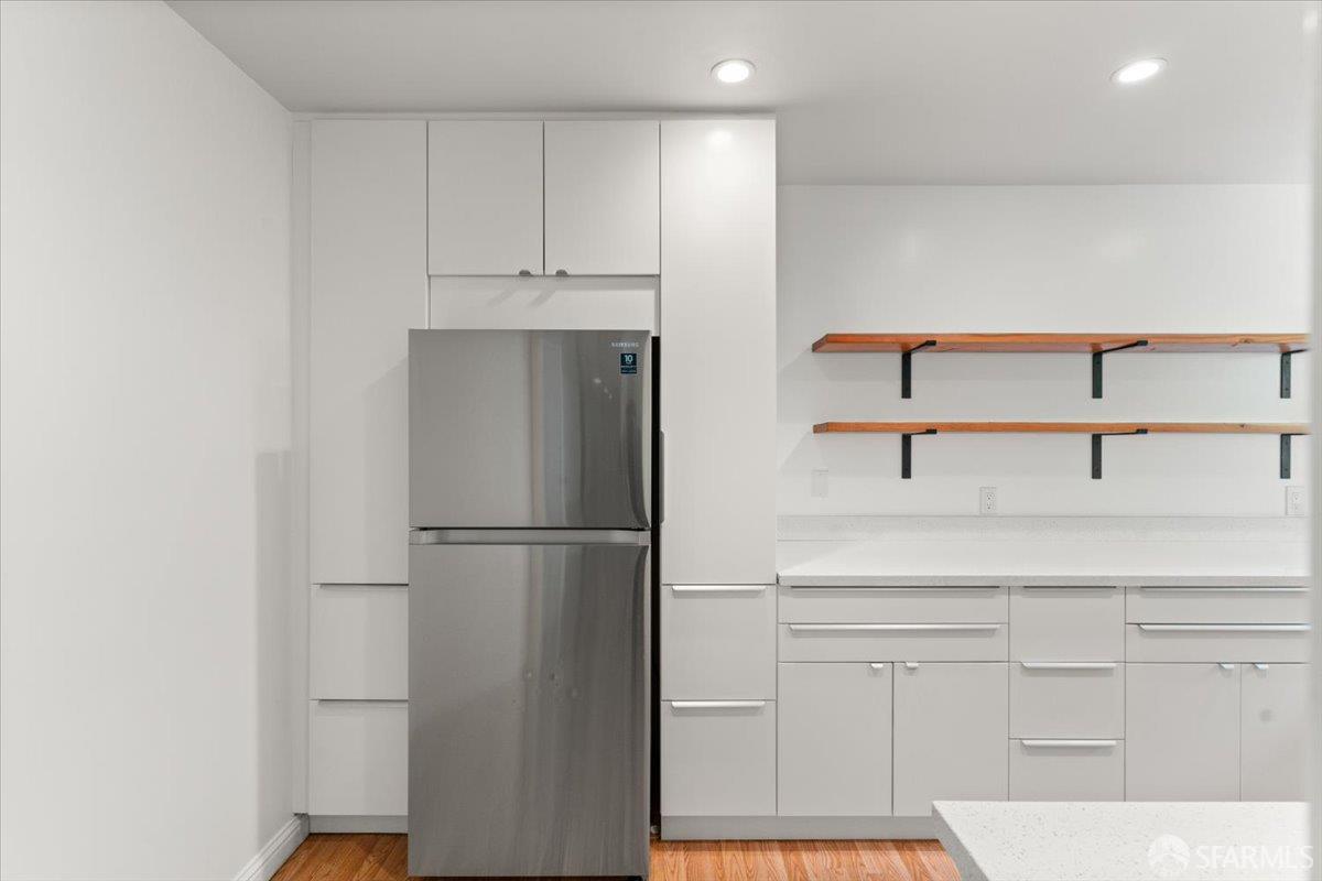 Detail Gallery Image 3 of 40 For 7620 Mountain Blvd #12,  Oakland,  CA 94605 - 2 Beds | 2 Baths