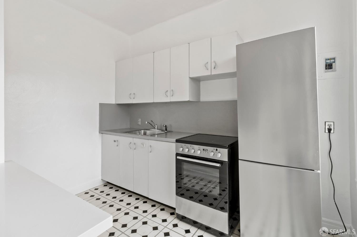 Photo #8: 425052518 Listing: Photo #8