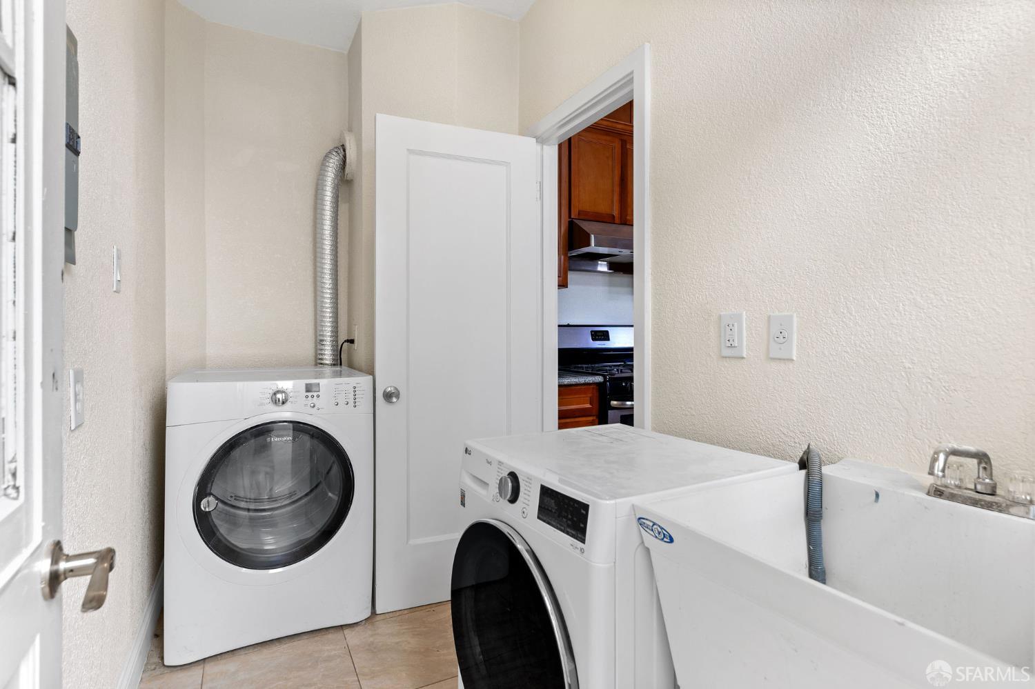 Detail Gallery Image 24 of 28 For 1720 Quesada Ave #1720,  San Francisco,  CA 94124 - 2 Beds | 1/1 Baths