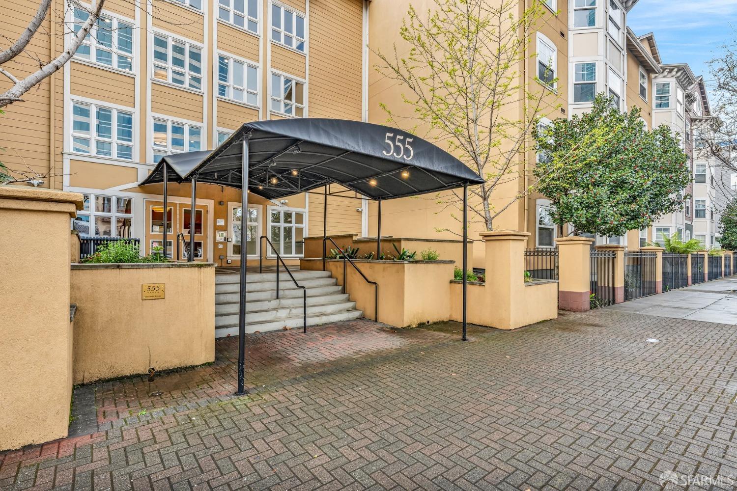 Detail Gallery Image 38 of 44 For 555 10th St #102,  Oakland,  CA 94607 - 2 Beds | 2 Baths