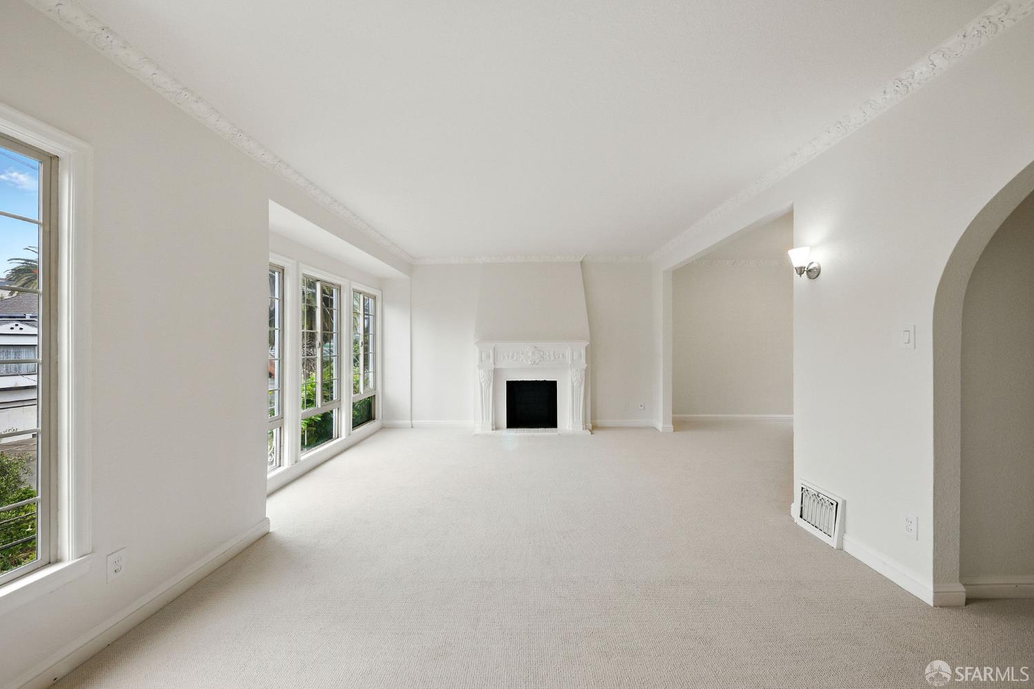 Detail Gallery Image 6 of 28 For 1720 Quesada Ave #1720,  San Francisco,  CA 94124 - 2 Beds | 1/1 Baths