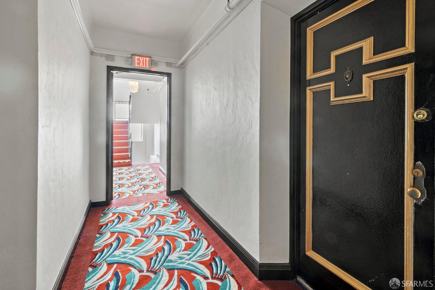 Photo #2: 425052518 Listing 