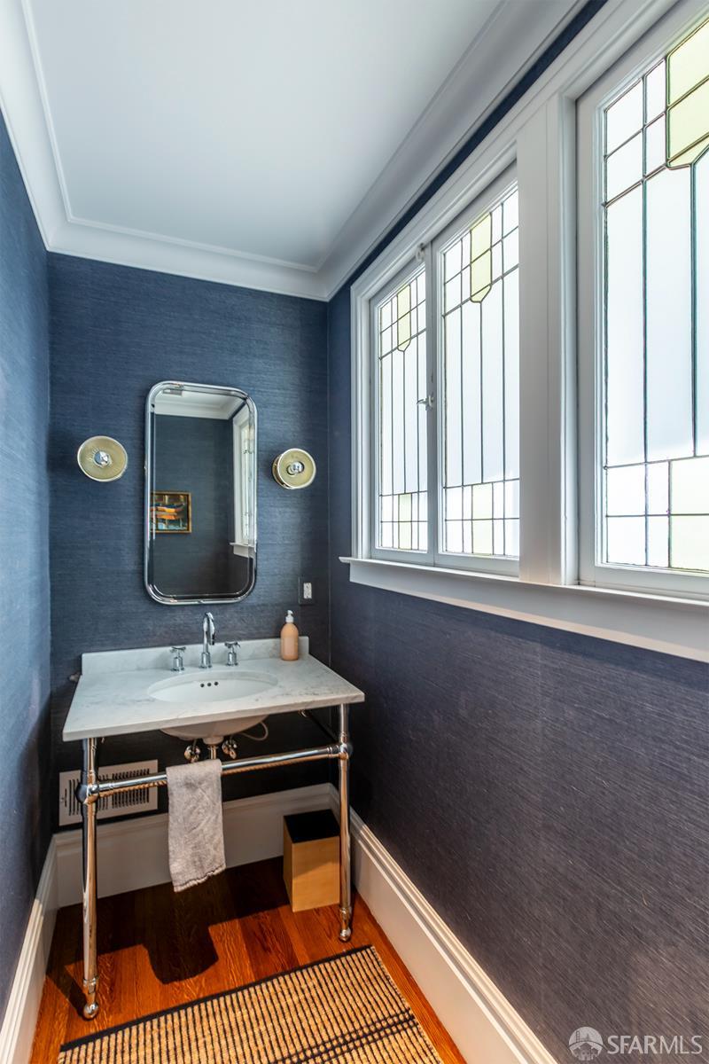 Detail Gallery Image 8 of 20 For 132 Jordan Ave, San Francisco,  CA 94118 - 3 Beds | 2 Baths