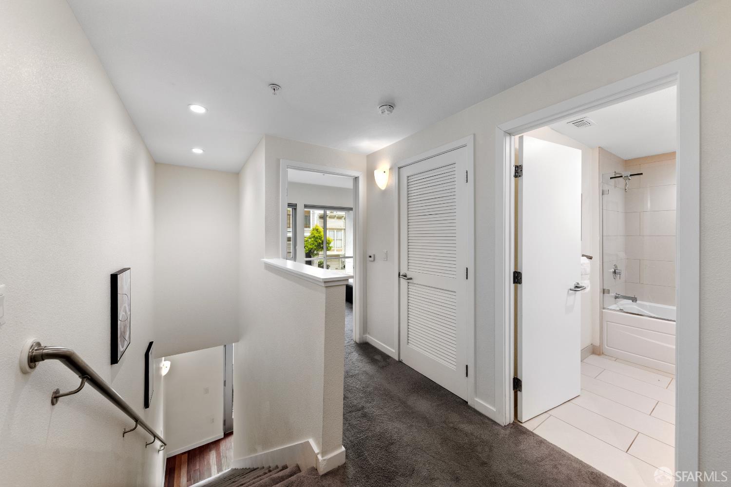 Photo #16: 425052643 Listing: Photo #16