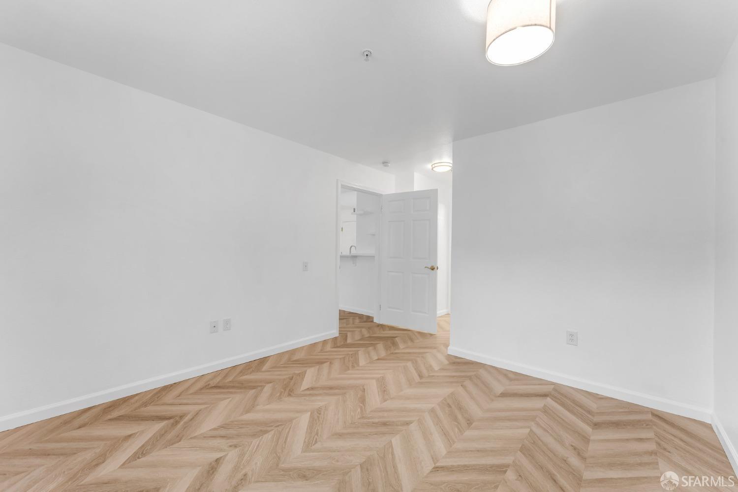 Detail Gallery Image 20 of 44 For 555 10th St #102,  Oakland,  CA 94607 - 2 Beds | 2 Baths