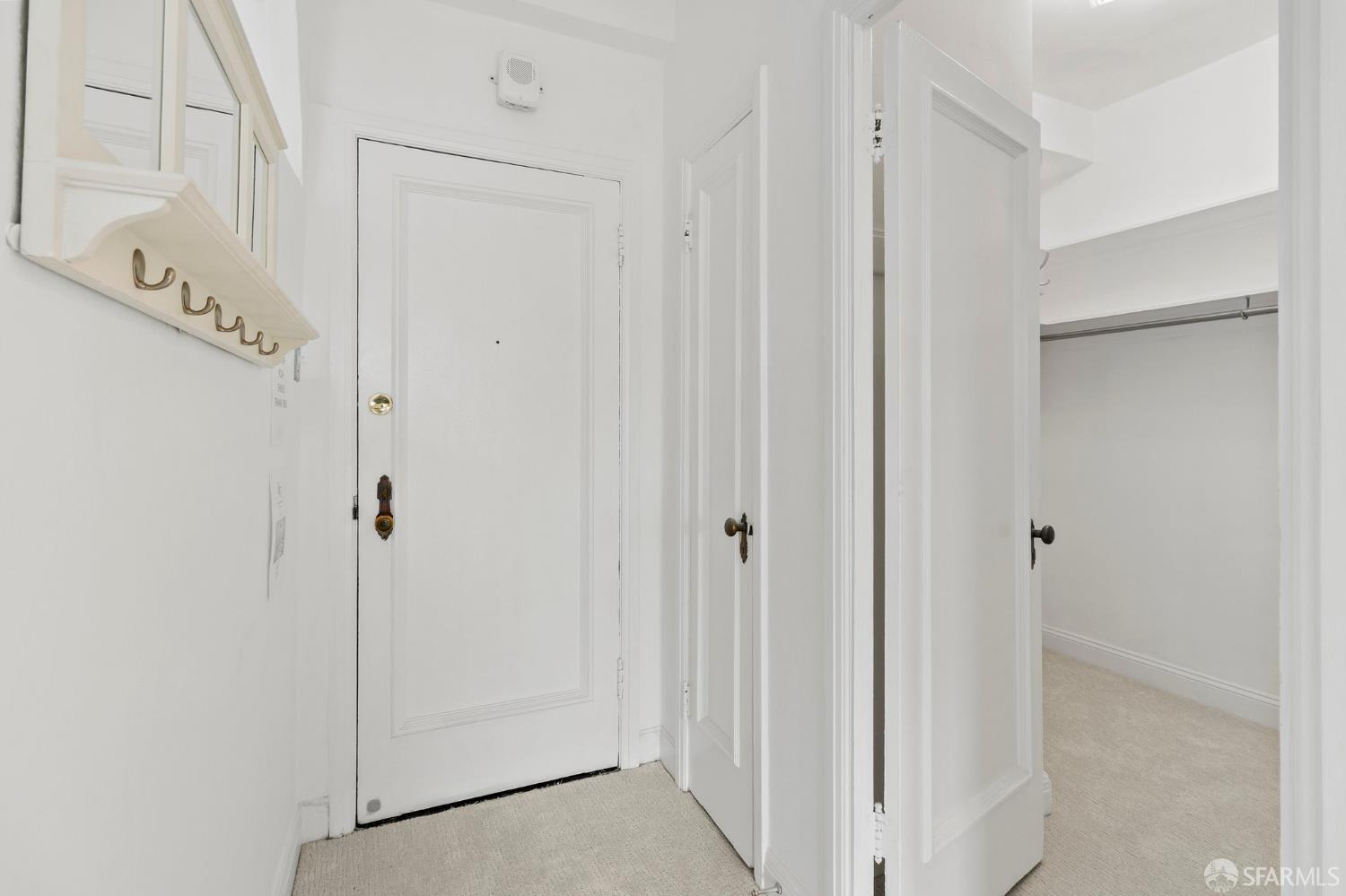 Photo #15: 425052518 Listing: Photo #15
