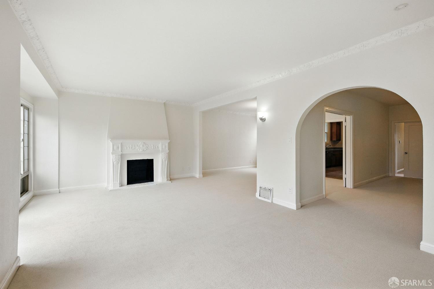 Detail Gallery Image 5 of 28 For 1720 Quesada Ave #1720,  San Francisco,  CA 94124 - 2 Beds | 1/1 Baths