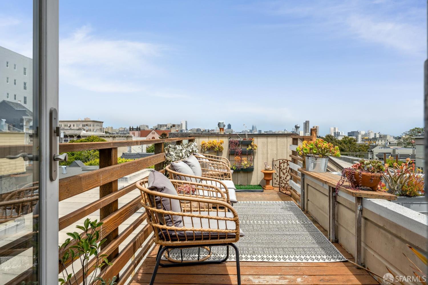 Detail Gallery Image 33 of 38 For 2922 Pine St, San Francisco,  CA 94115 - 2 Beds | 2 Baths