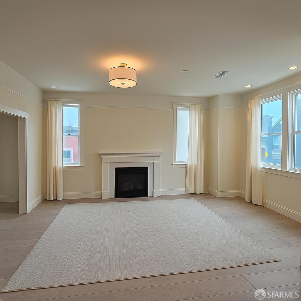 Detail Gallery Image 9 of 61 For 35 Hattie St, San Francisco,  CA 94114 - 5 Beds | 4/1 Baths