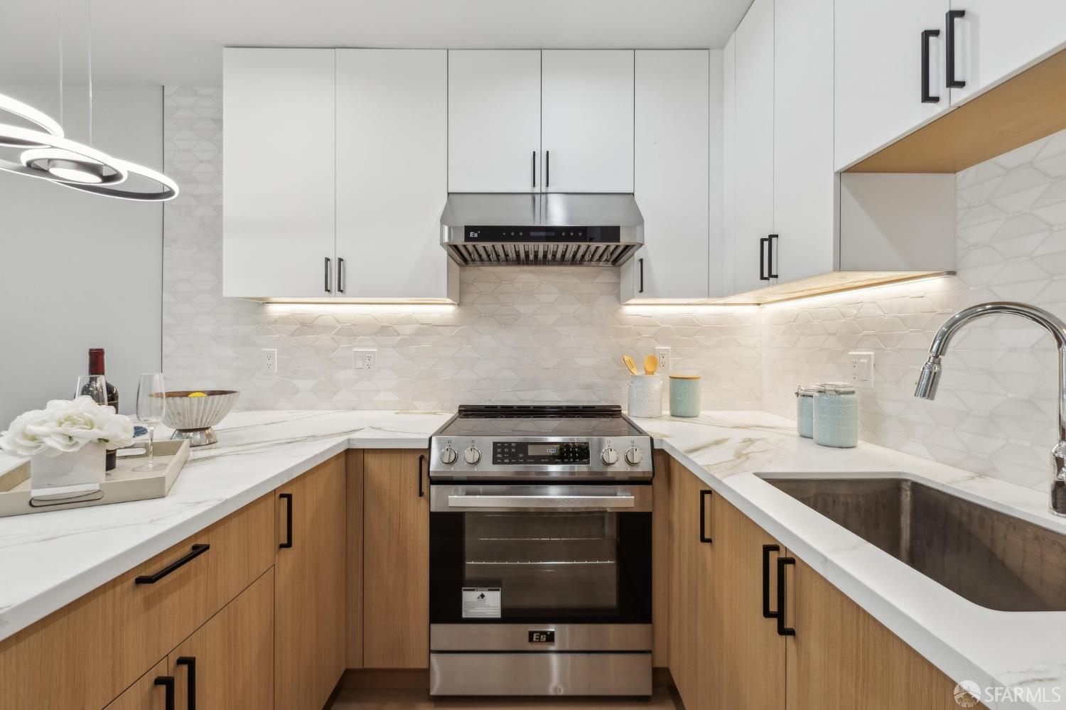 Detail Gallery Image 58 of 86 For 2055 42nd Ave, San Francisco,  CA 94116 - 3 Beds | 4 Baths
