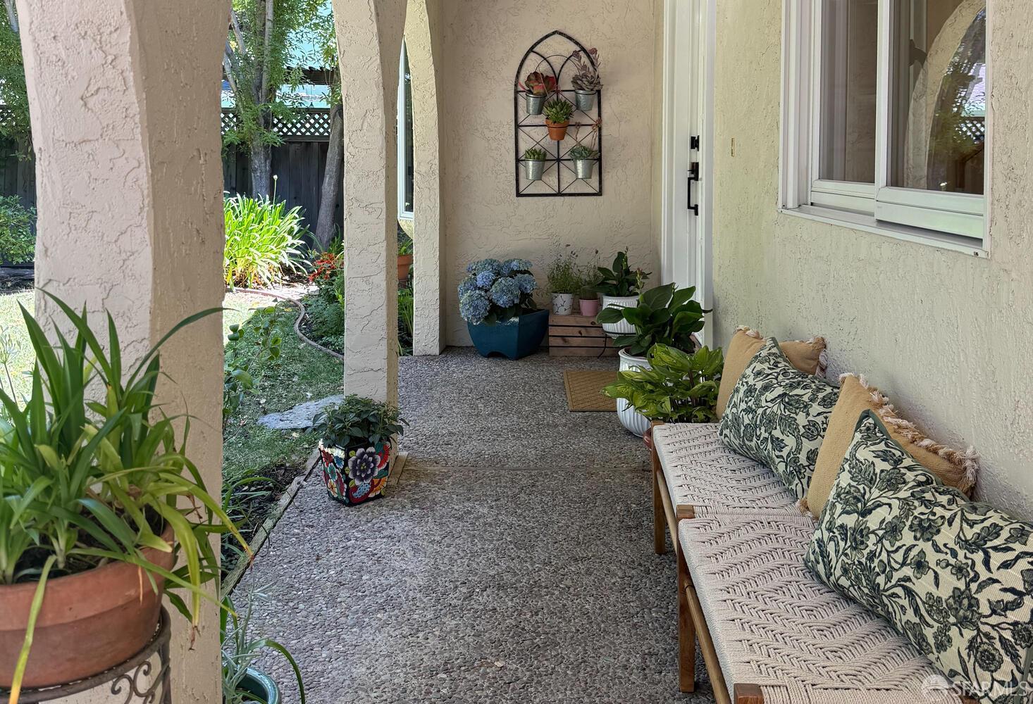 Detail Gallery Image 7 of 36 For 454 9th Ave, Menlo Park,  CA 94025 - 4 Beds | 2/1 Baths