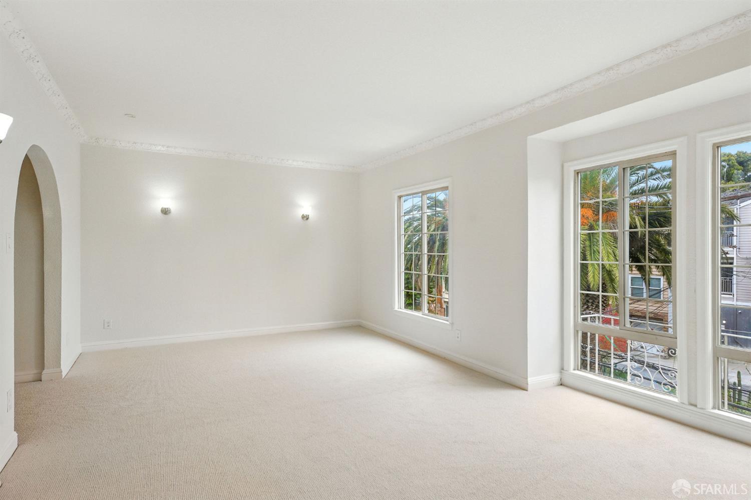 Detail Gallery Image 3 of 28 For 1720 Quesada Ave #1720,  San Francisco,  CA 94124 - 2 Beds | 1/1 Baths