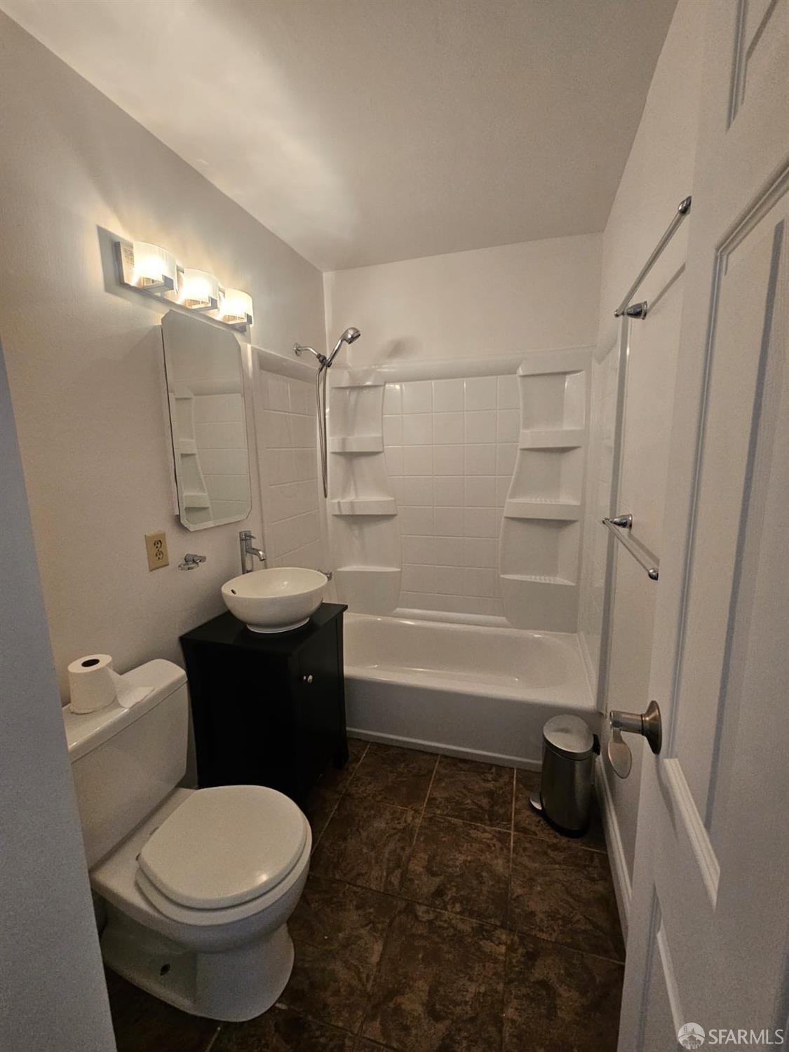 Detail Gallery Image 15 of 16 For 75 Western Shore Ln #1,  San Francisco,  CA 94115 - 2 Beds | 1 Baths