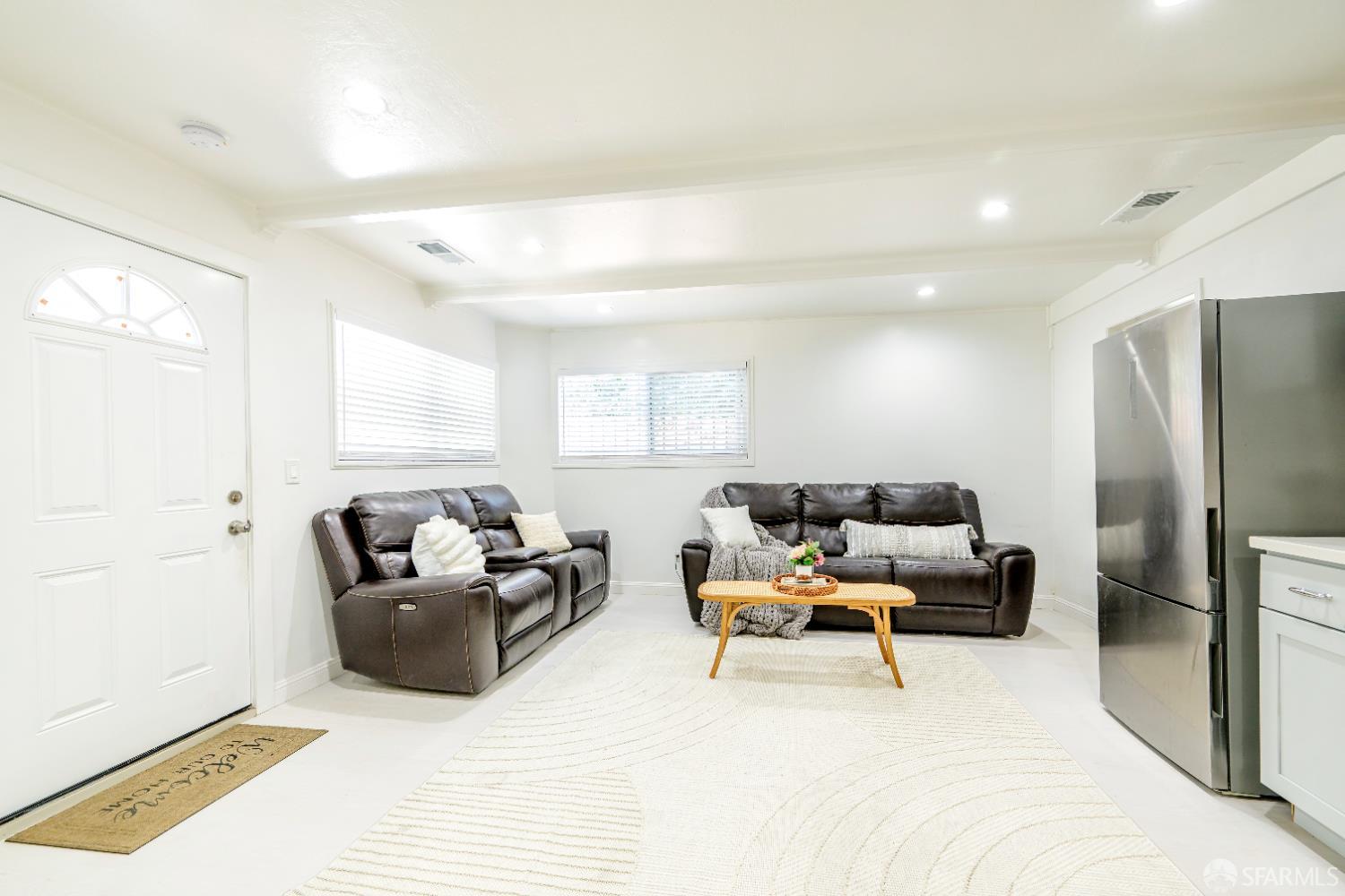 Detail Gallery Image 6 of 99 For 19652 Stanton Ave, Castro Valley,  CA 94546 - 6 Beds | 4 Baths