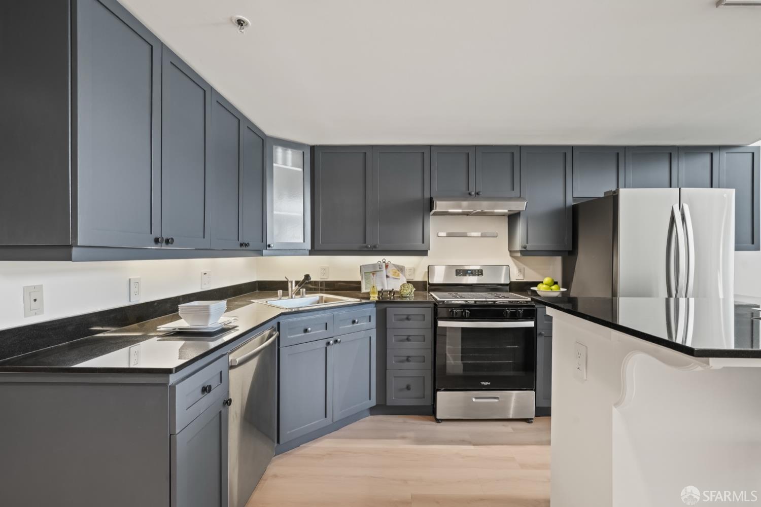 Detail Gallery Image 9 of 33 For 39 Boardman Pl #105,  San Francisco,  CA 94103 - 2 Beds | 2 Baths
