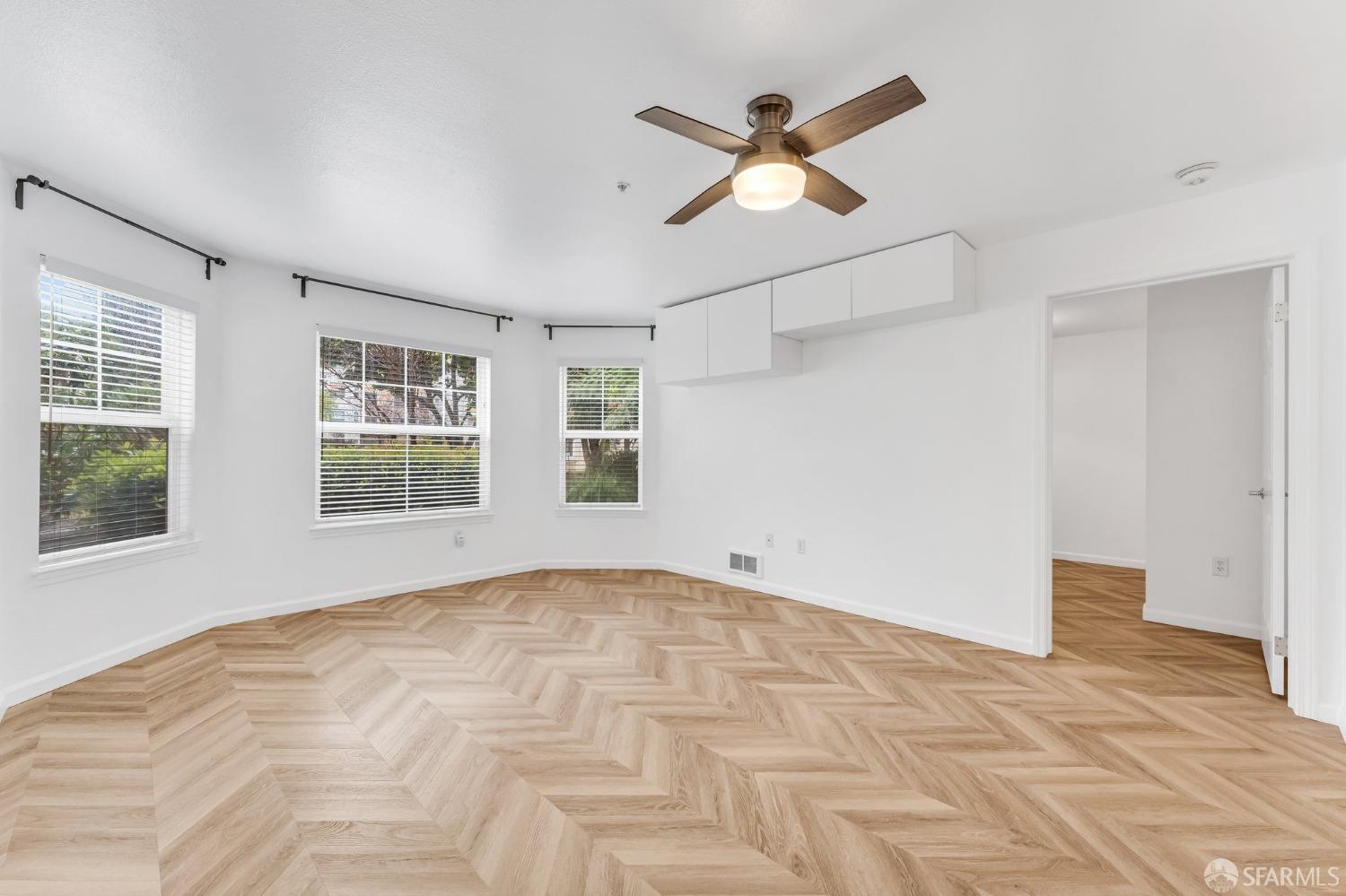 Detail Gallery Image 6 of 44 For 555 10th St #102,  Oakland,  CA 94607 - 2 Beds | 2 Baths