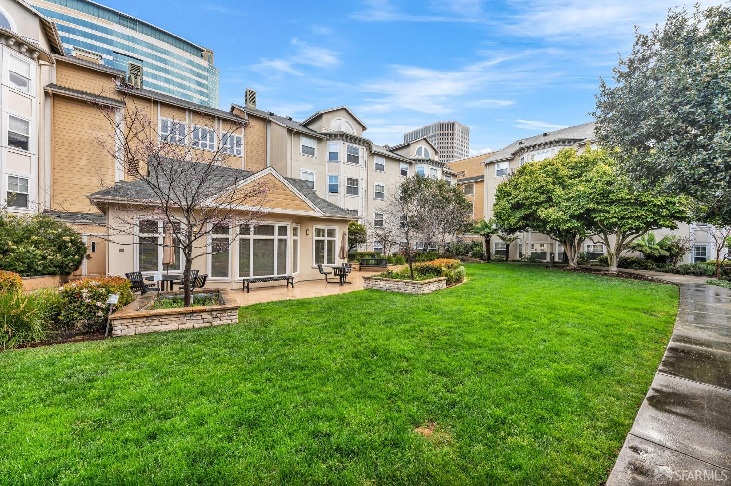 Detail Gallery Image 31 of 44 For 555 10th St #102,  Oakland,  CA 94607 - 2 Beds | 2 Baths