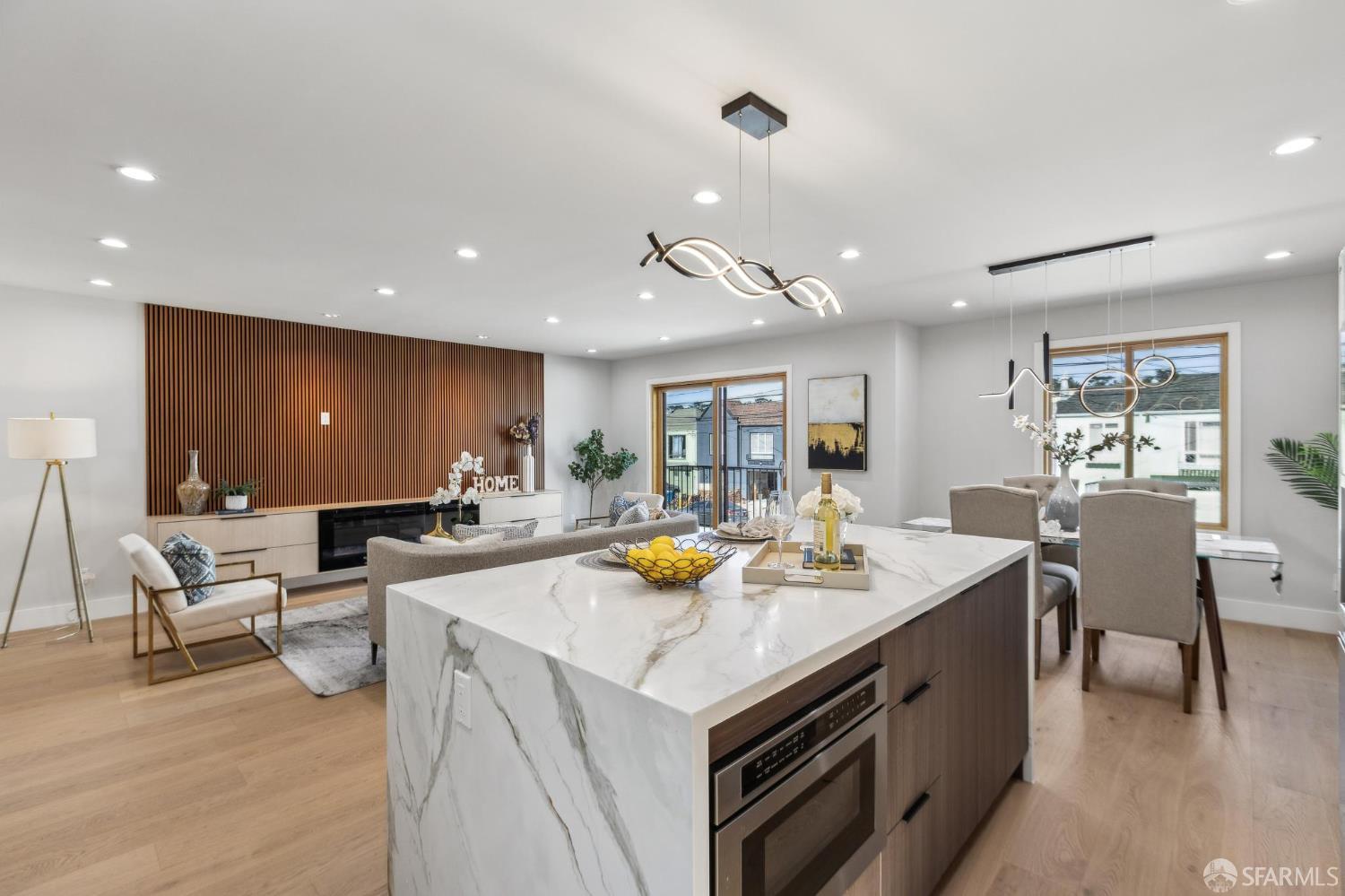 Detail Gallery Image 19 of 86 For 2055 42nd Ave, San Francisco,  CA 94116 - 3 Beds | 4 Baths