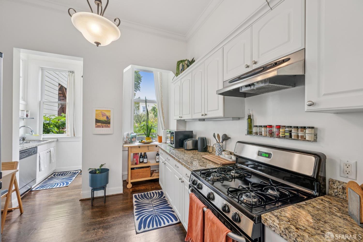 Detail Gallery Image 19 of 38 For 2922 Pine St, San Francisco,  CA 94115 - 2 Beds | 2 Baths