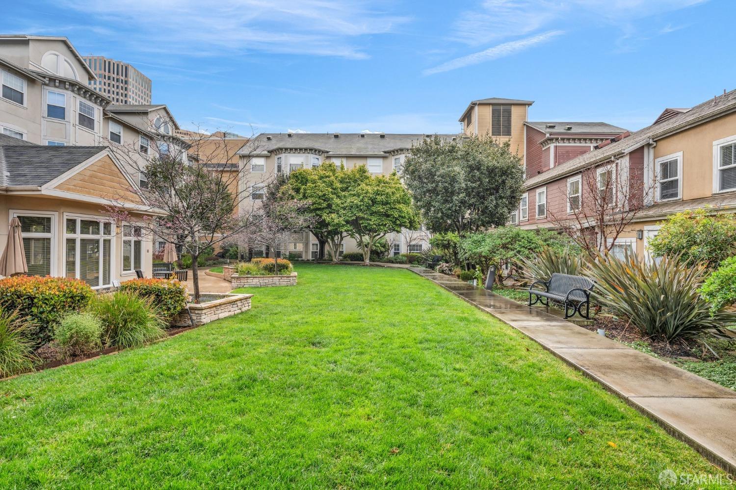 Detail Gallery Image 30 of 44 For 555 10th St #102,  Oakland,  CA 94607 - 2 Beds | 2 Baths