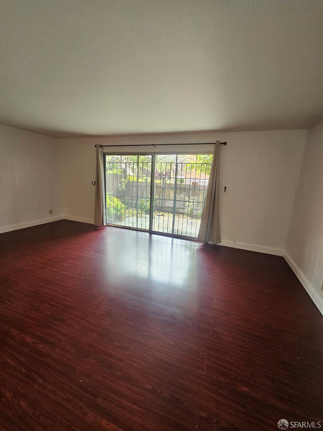 Detail Gallery Image 13 of 16 For 75 Western Shore Ln #1,  San Francisco,  CA 94115 - 2 Beds | 1 Baths