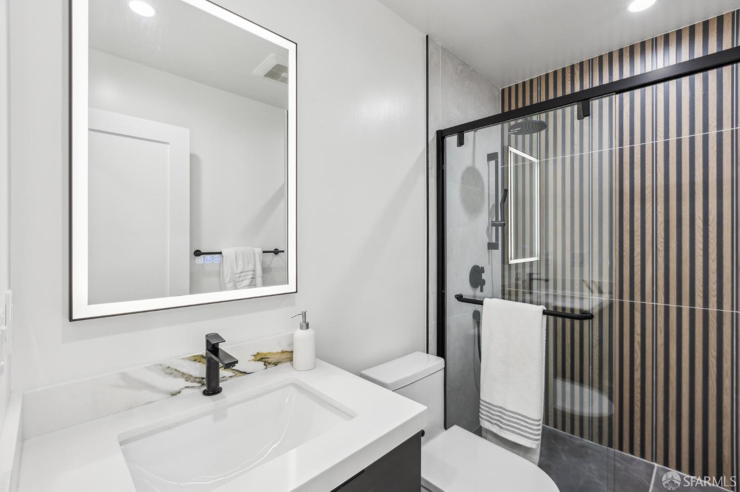 Detail Gallery Image 52 of 86 For 2055 42nd Ave, San Francisco,  CA 94116 - 3 Beds | 4 Baths