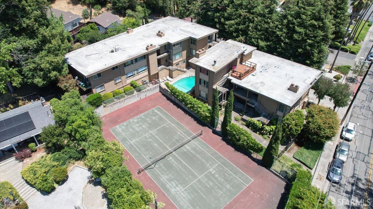Detail Gallery Image 37 of 40 For 7620 Mountain Blvd #12,  Oakland,  CA 94605 - 2 Beds | 2 Baths