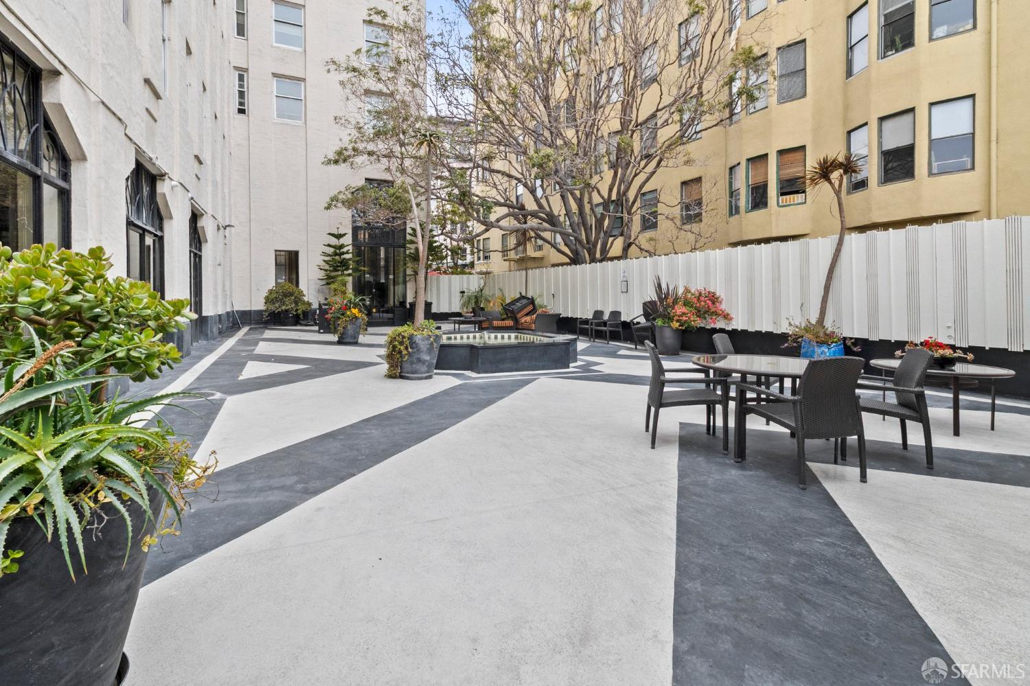 Photo #19: 425052518 Listing: Photo #19