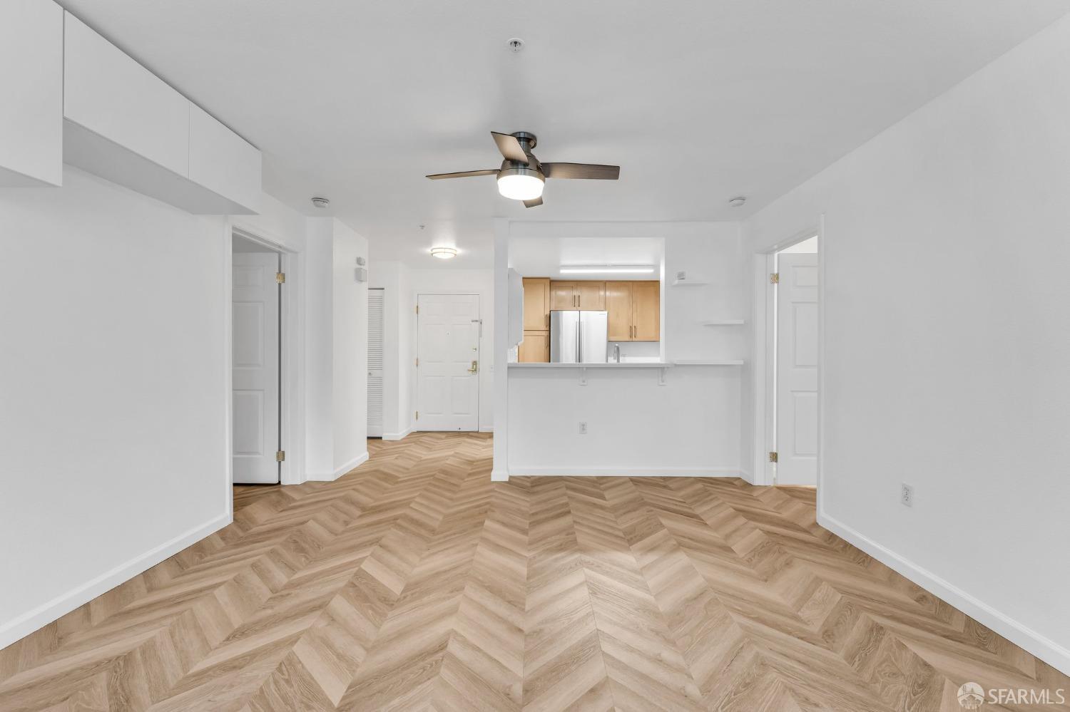 Detail Gallery Image 2 of 44 For 555 10th St #102,  Oakland,  CA 94607 - 2 Beds | 2 Baths