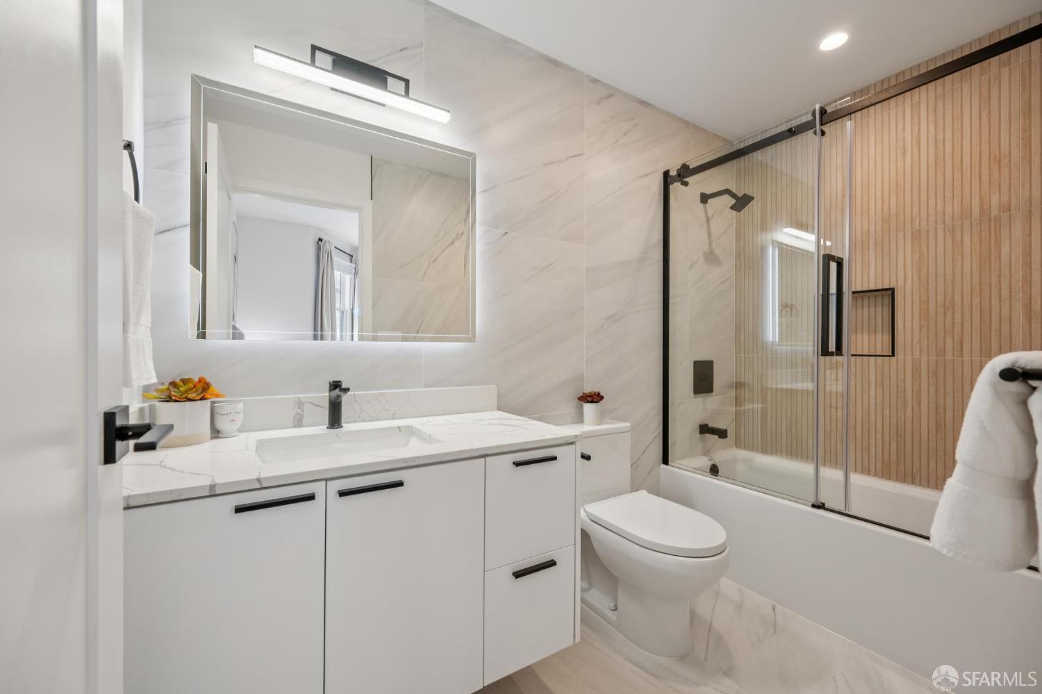 Photo #11: 425052854 Listing: Photo #11